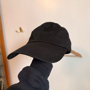 Black baseball hat